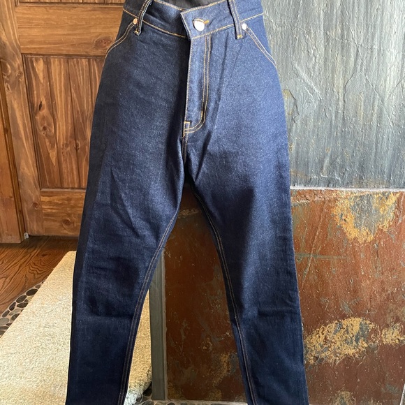 Lady K Loves Jeans - Picture 4 of 5